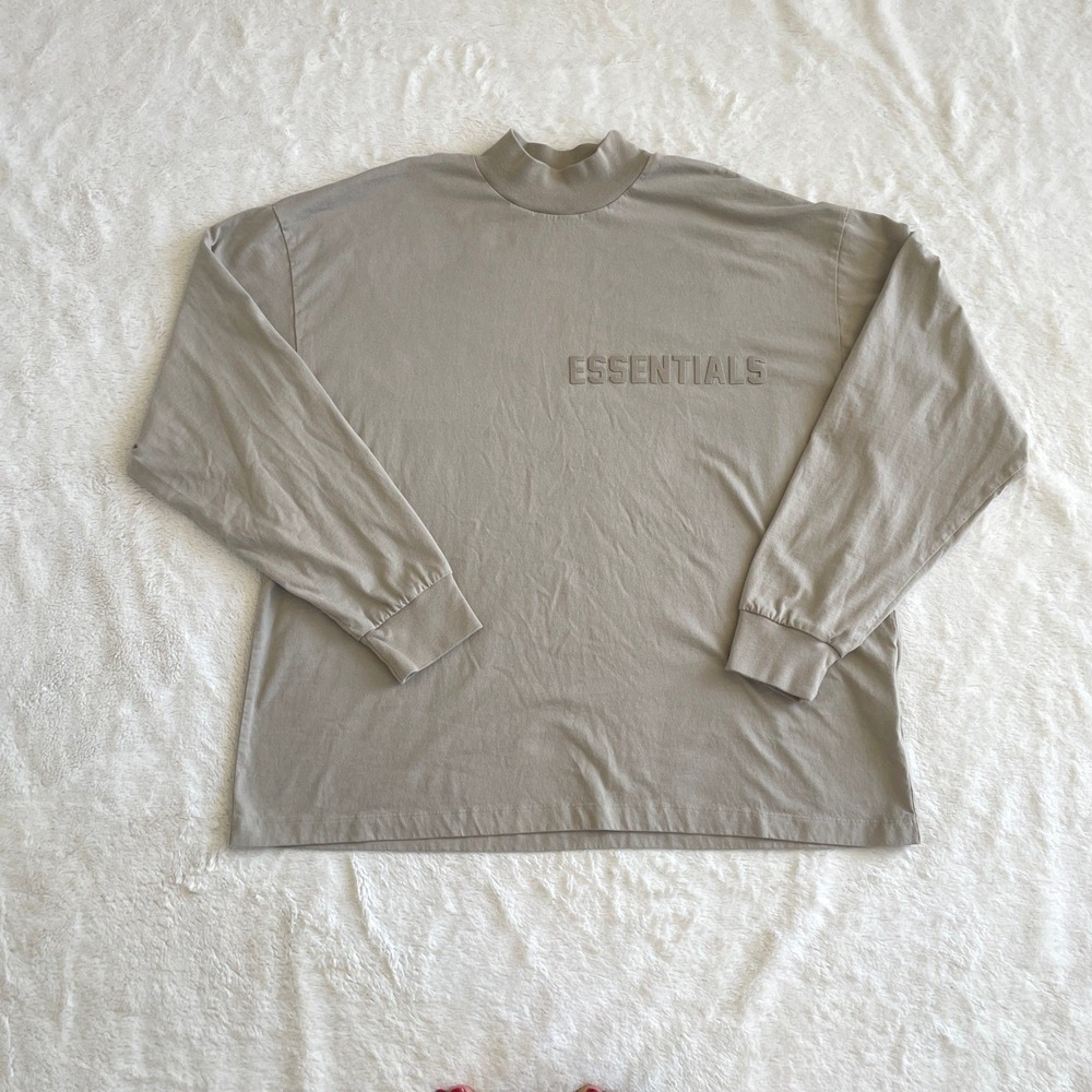 Fear of God Essentials Mock Neck Long Sleeve T-Shirt Tan Taupe Size Small‎
